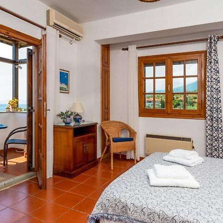 Seaside House With View Over Pagasitikos Афисос Екстериор снимка