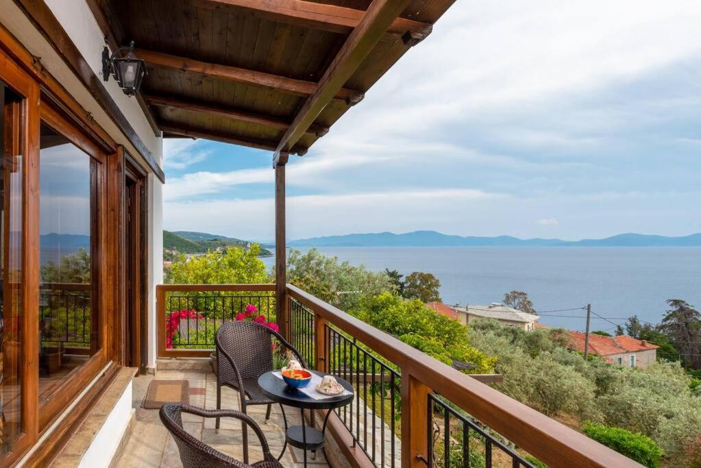 Seaside House With View Over Pagasitikos Афисос Екстериор снимка
